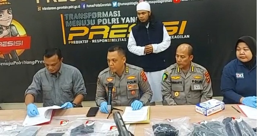 Polda Gorontalo melakukan konfrensi pers terkait peristiwa bunuh diri anggota spripim Polda Gorontalo, Bripti RF, Ahad (26/3).