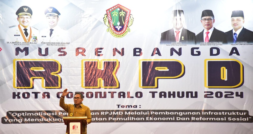 Wali Kota Gorontalo, Marten Taha, ketika memberikan sambutan pada kegiatan Musrenbang tingkat Kota Gorontalo, Senin (20/3/2023). (Foto: Prokopim)