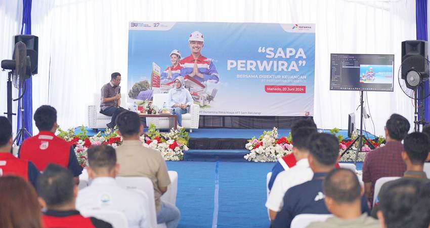 SAPA PERWIRA - Direktur Keuangan PT Pertamina (Persero) saat mengunjungi unit operasi regional Sulawesi di dua Lokasi yakni Aviation Fuel Terminal (AFT) Sam Ratulangi di Manado dan Integrated Terminal (IT) Bitung. (foto : dok / pertamina)